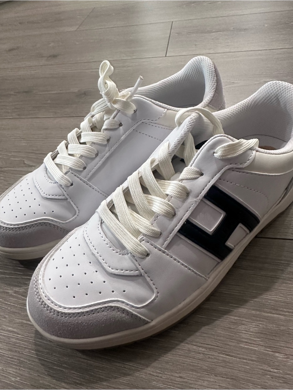Tommy Hilfiger White Low-Top Sneakers with Navy 'H' Accent